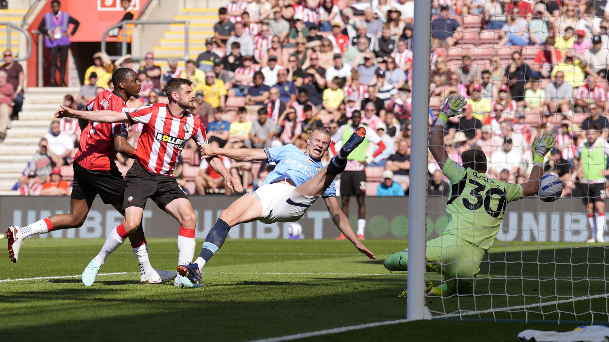 Southampton 0-0 Man City Nhạt nhòa màu xanh 1