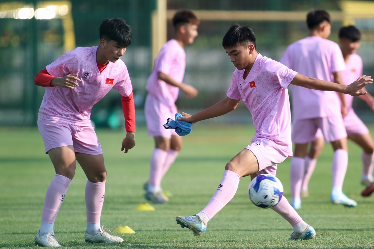 U16 Việt Nam tập chiều 12/5 U16 Viet Nam tap chieu 12/5