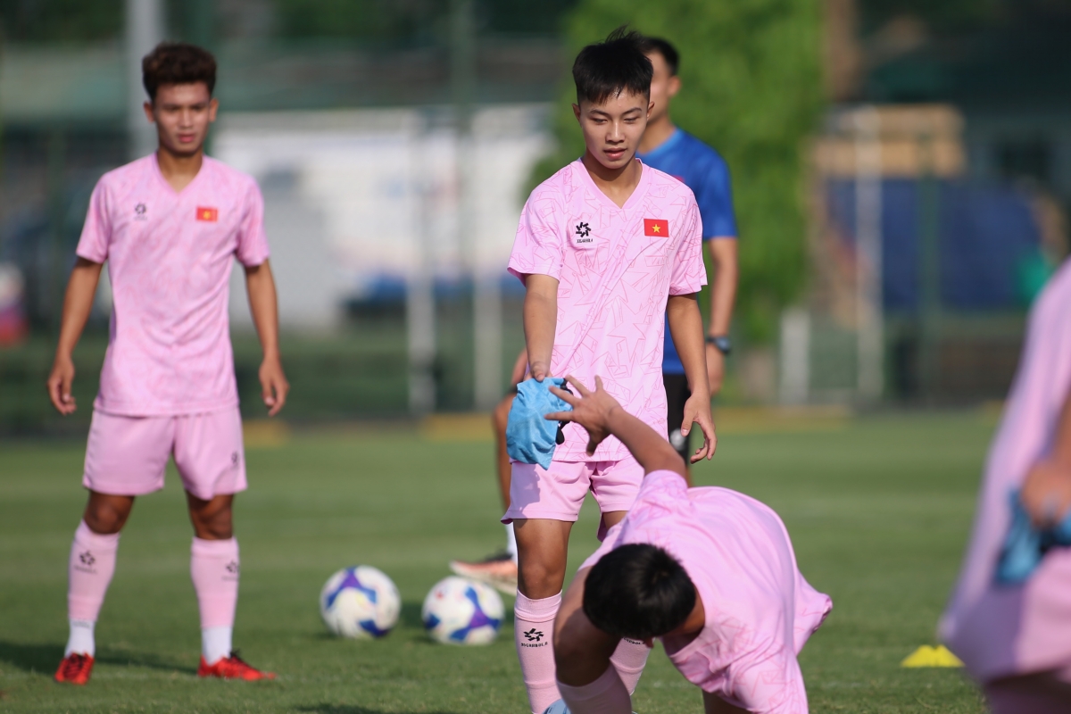 Tuyển U16 Việt Nam gấp rút luyện tập 6 Tuyển U16 Việt Nam gấp rút luyện tập 6