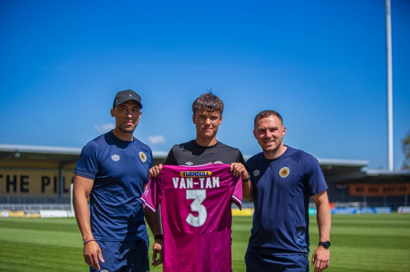 Alex Van-Tam duoc vinh danh