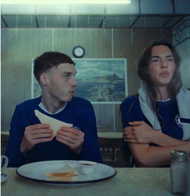 Chelsea ra mắt áo đấu sân nhà cho mùa giải 202526 2