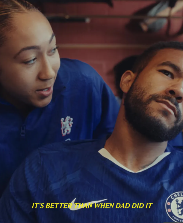 Chelsea ra mắt áo đấu sân nhà cho mùa giải 202526 3