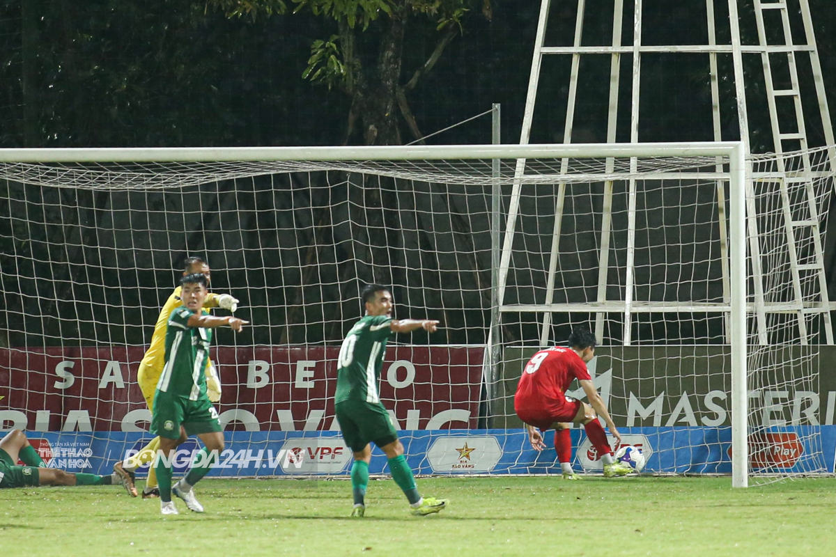 Nỗ lực của Công Phượng không thể ngăn Hoàng Đức vô địch 7