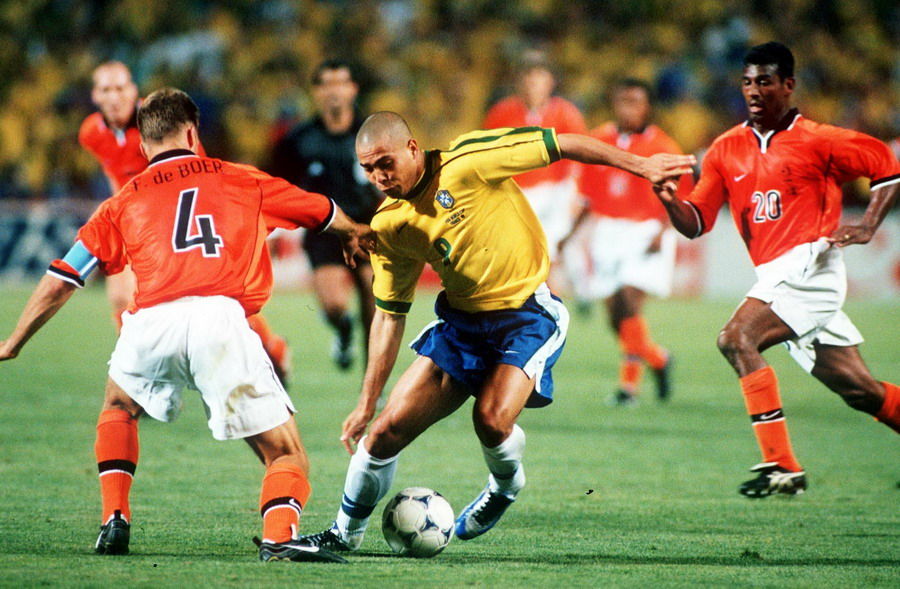 Giải mã Ronaldo de Lima (phần 2) Chuyện giật gân ở thế giới song song 6