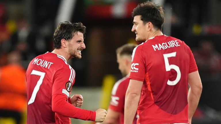 Tottenham vs Man United Cúp bạc, vé vàng, tranh hùng đoạt mệnh 7