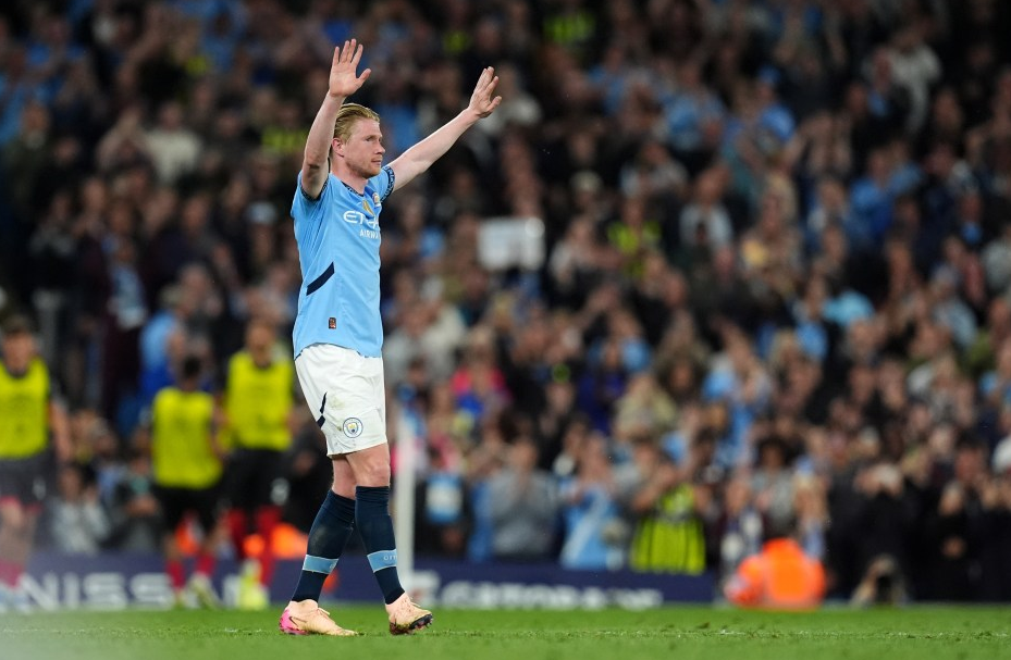 Pep Guardiola rơi nước mắt khi Kevin De Bruyne nói lời chia tay Man City 1