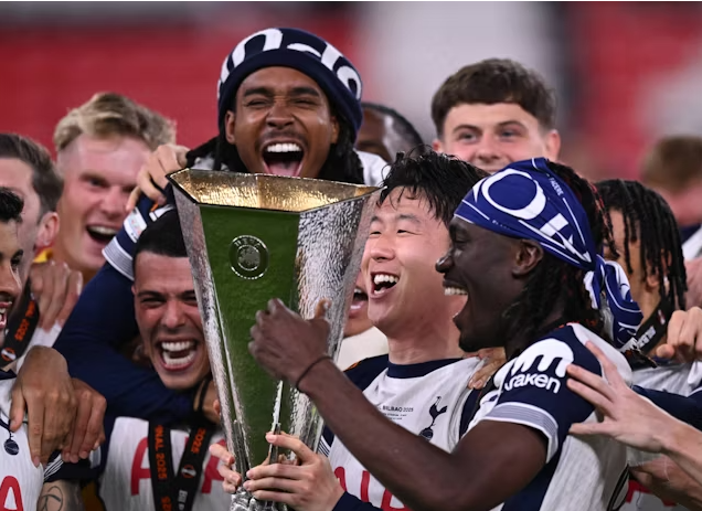 Hãy dũng cảm lên, Daniel Levy Đừng sa thải Ange Postecoglou! 3