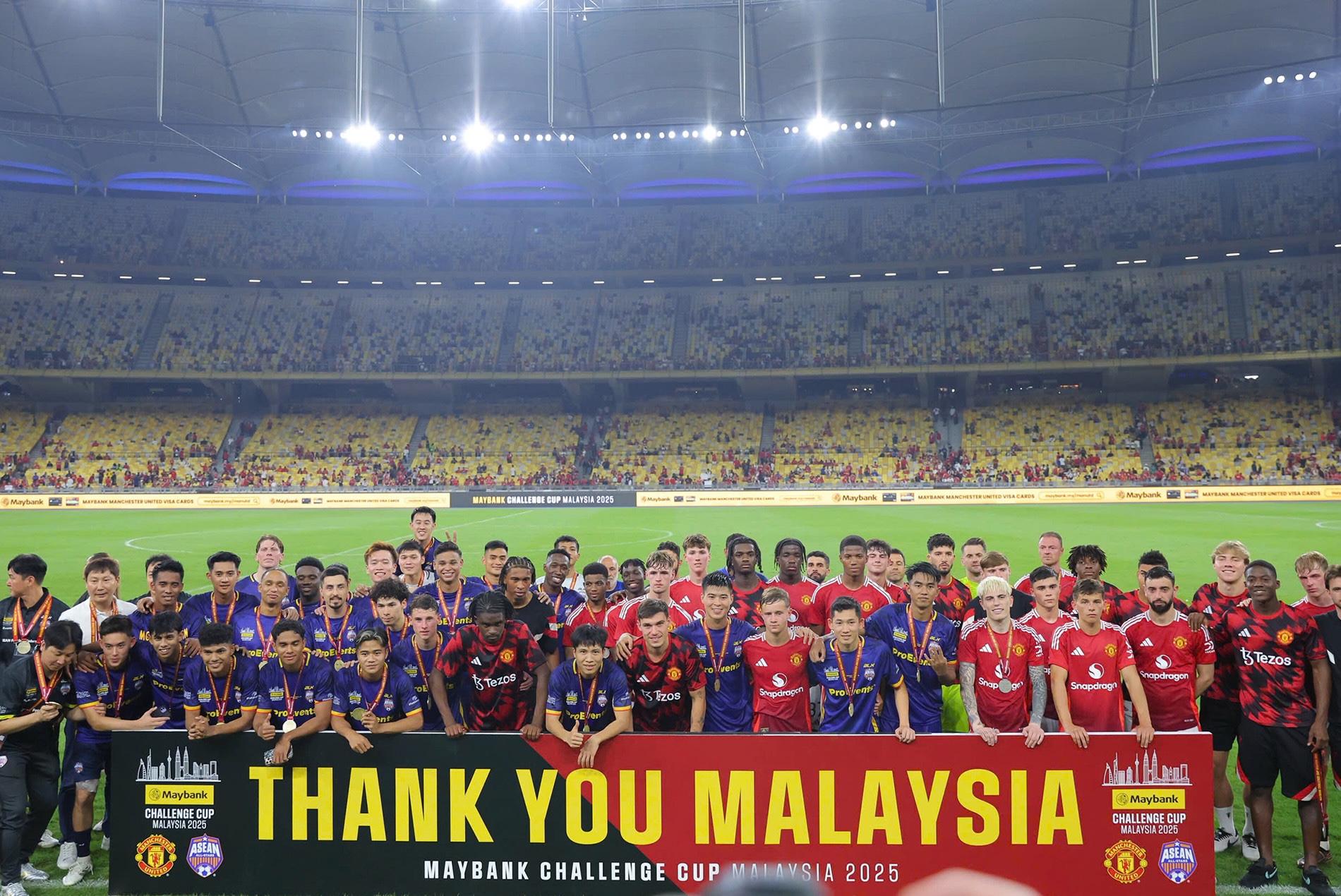 4 tuyển thủ Việt Nam vui mừng đăng ảnh với dàn sao Man United 9 4 tuyển thủ Việt Nam vui mừng đăng ảnh với dàn sao Man United 9