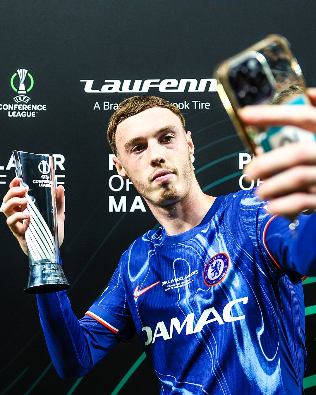 Cole Palmer Chạm vào miền hạnh phúc 2