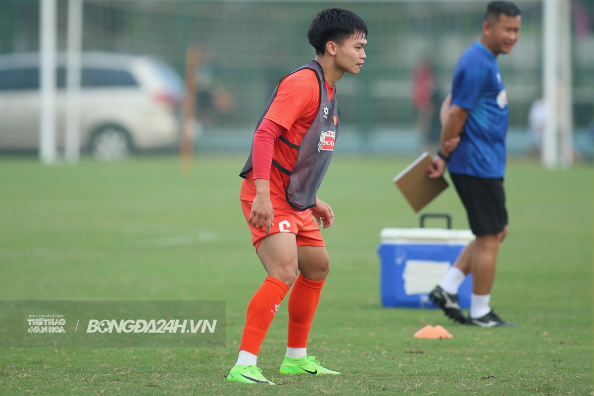 Bùi Alex tập buổi đầu tiên cùng ĐT U22 Việt Nam 5 Bùi Alex tập buổi đầu tiên cùng ĐT U22 Việt Nam 5