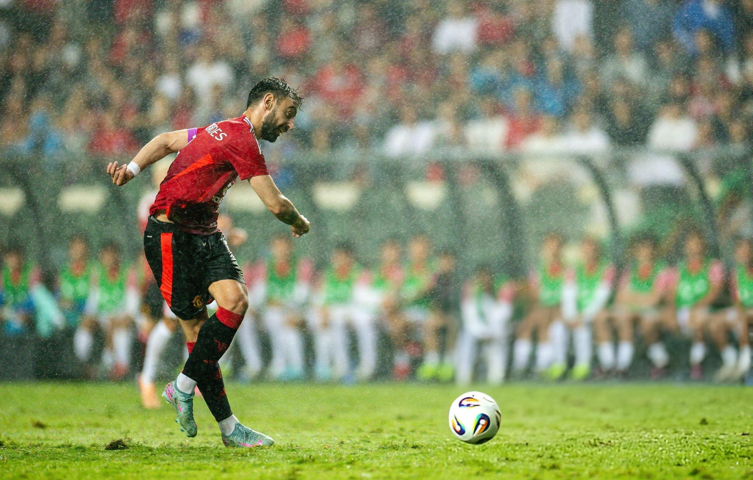 Bruno Fernandes Mệt quá tấm thân này! 1 Bruno Fernandes Mệt quá tấm thân này! 1