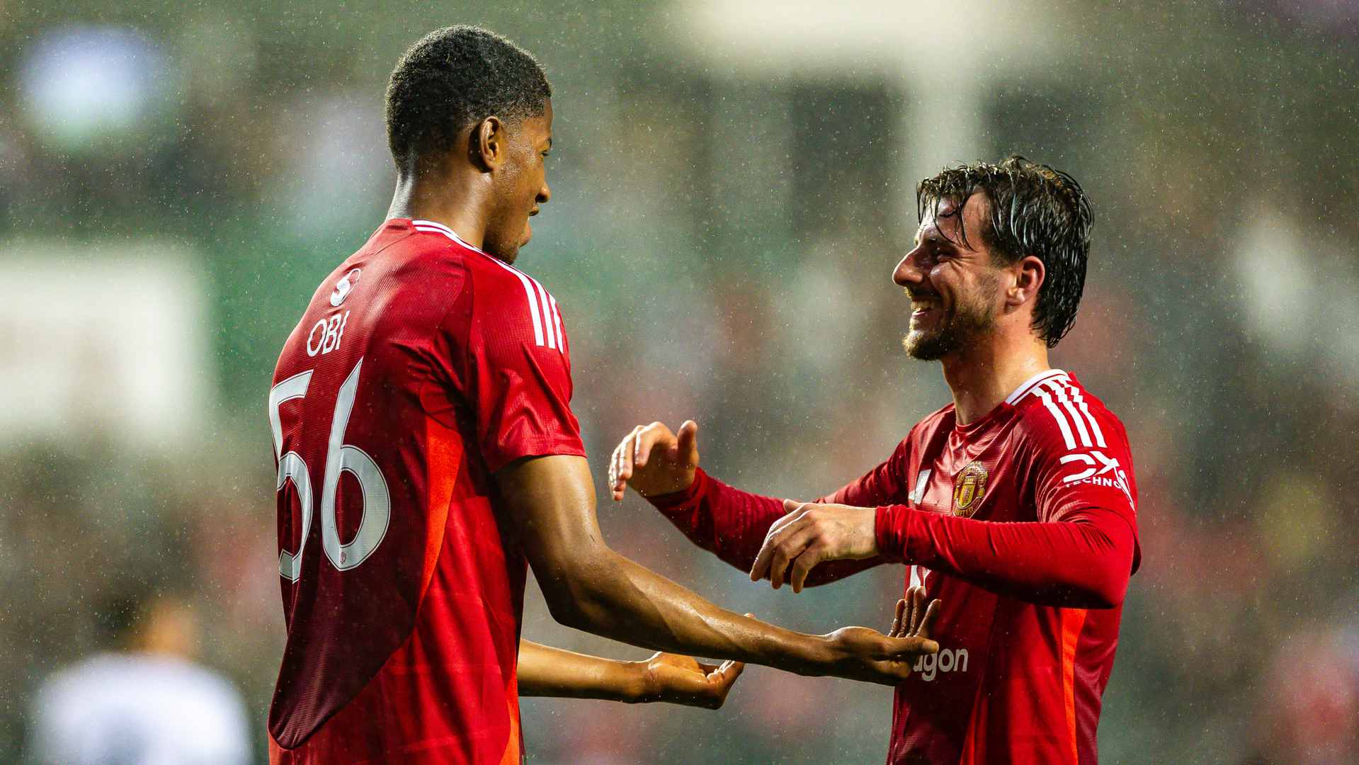 Chido Obi nhan duoc loi khen co canh tu dan anh Mason Mount