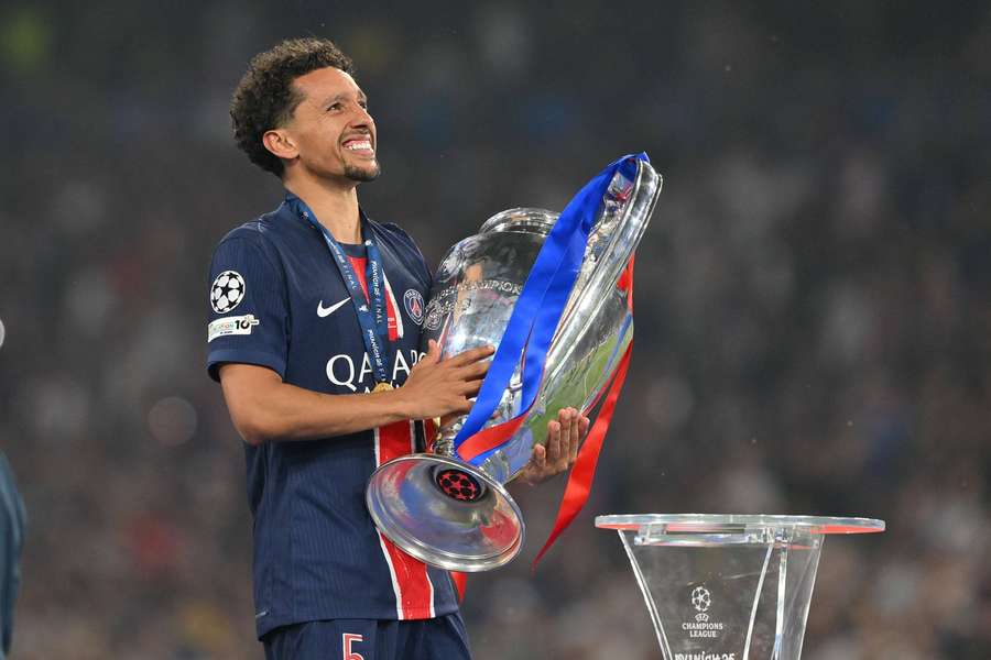 Marquinhos, sinh năm 1994, là cầu thủ người Brazil