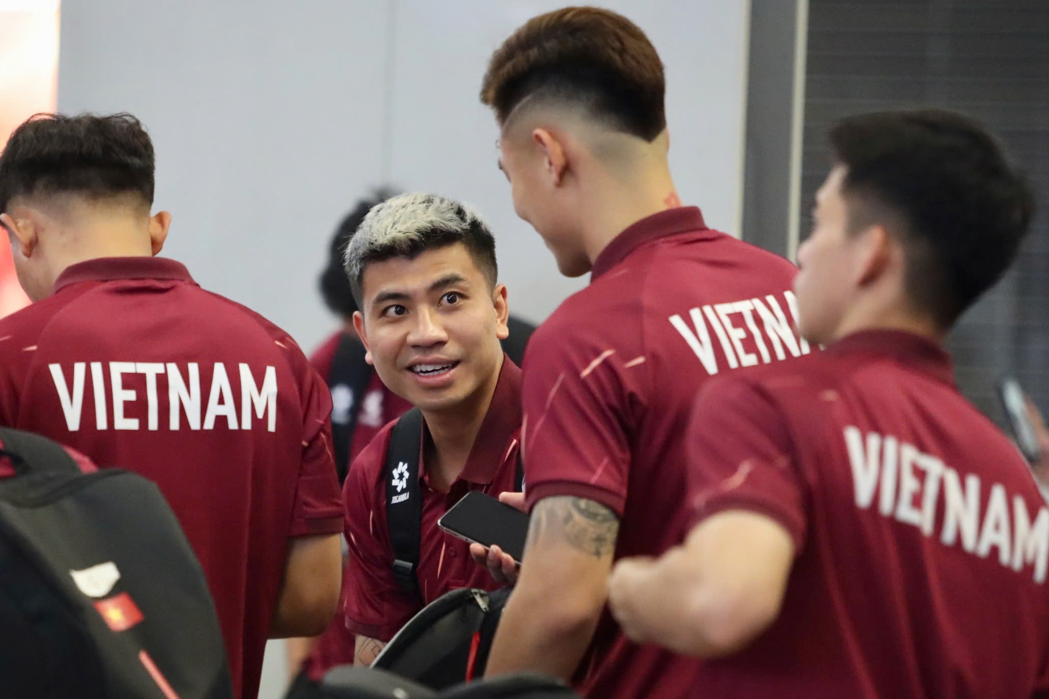 ĐT Việt Nam khởi hành sáng sớm, điểm đến Malaysia! 3