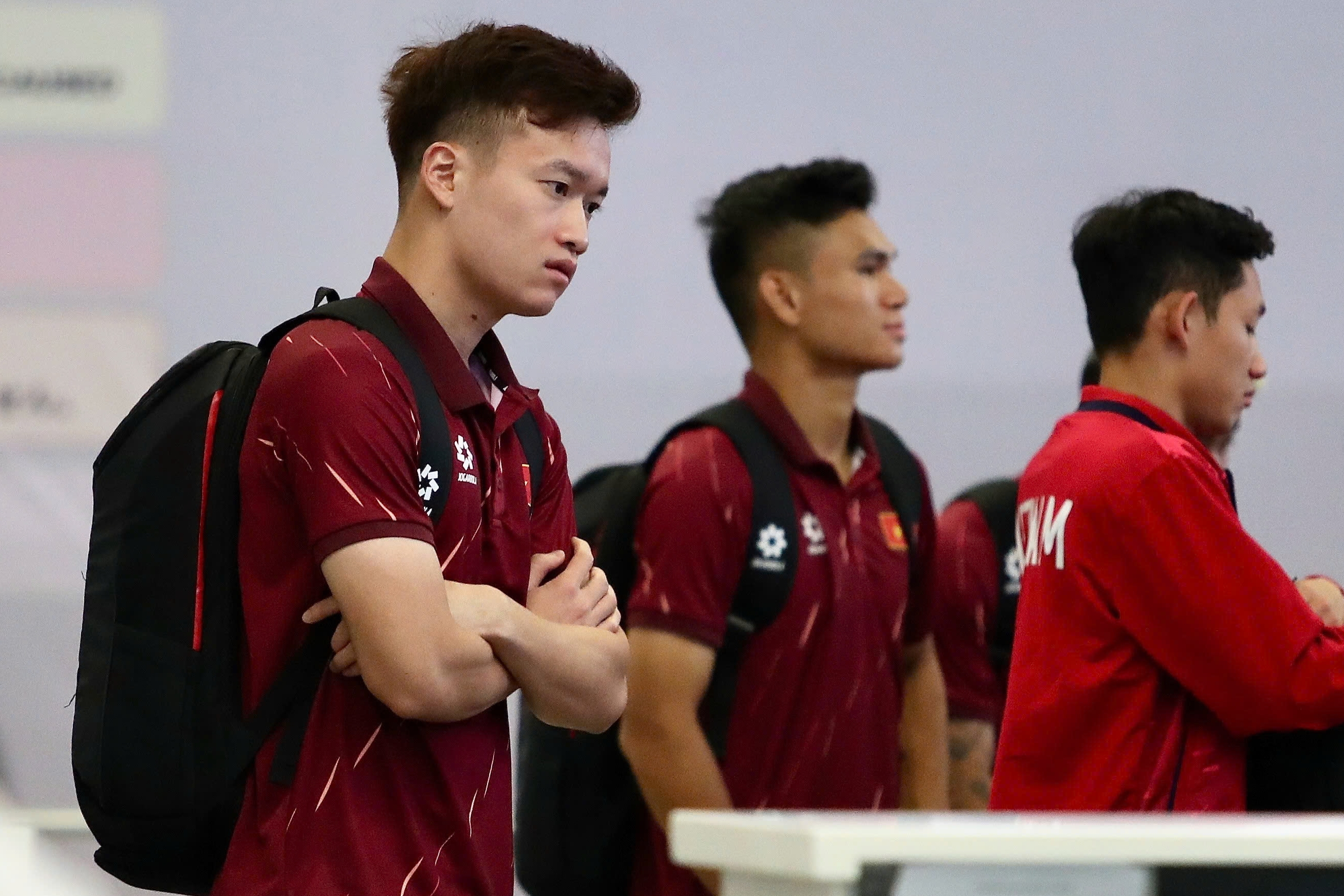 ĐT Việt Nam khởi hành sáng sớm, điểm đến Malaysia! 4