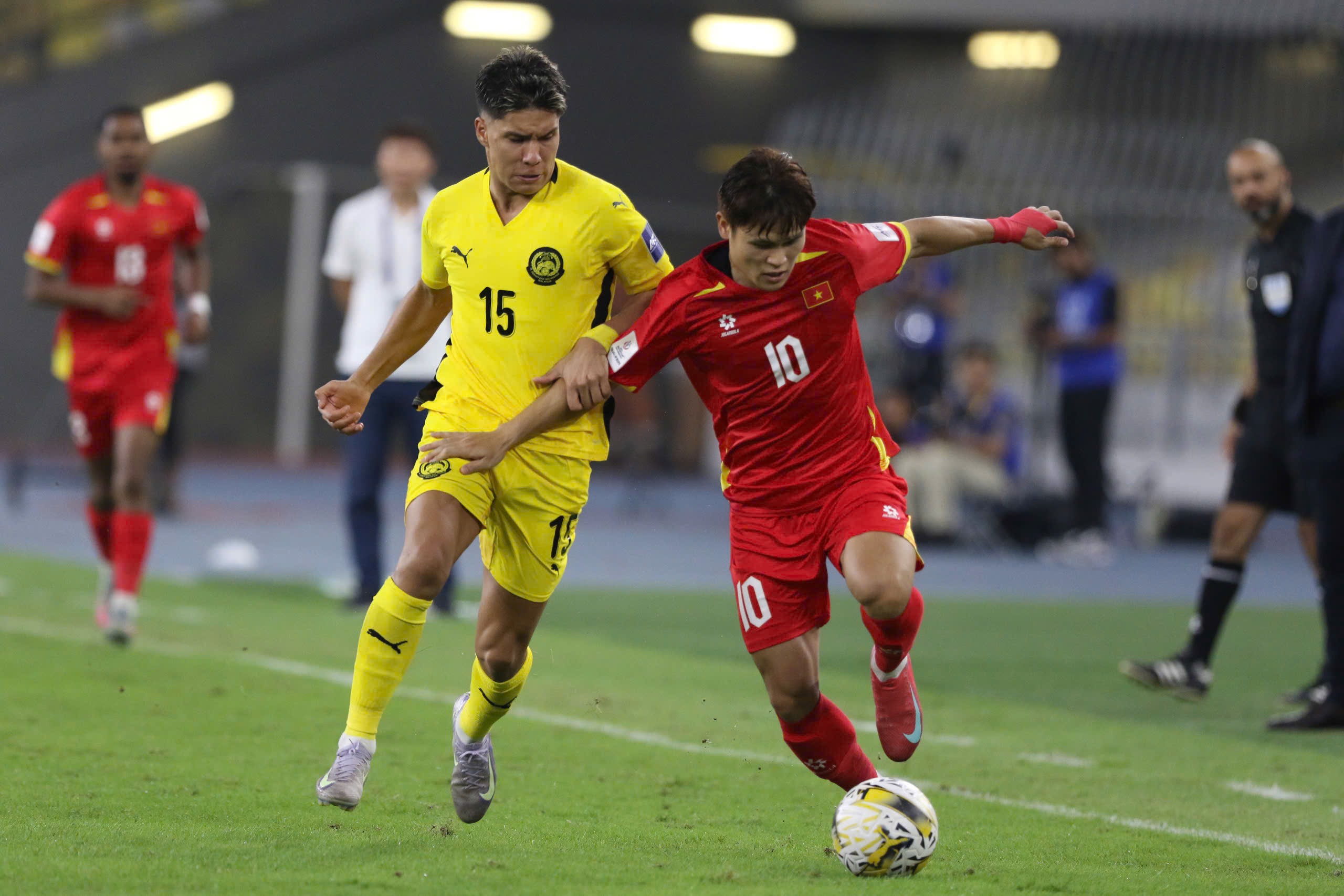 Malaysia 4-0 Việt Nam Khi nhà vua cũng chào thua nhập tịch 1