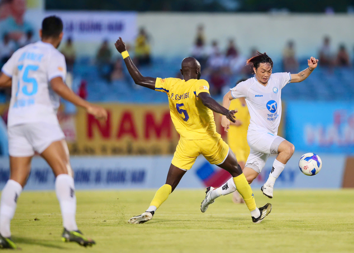 Chức vô địch thuyết phục của Nam Định 7