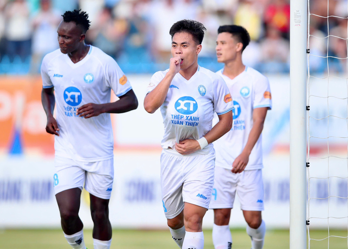 Chức vô địch thuyết phục của Nam Định 2