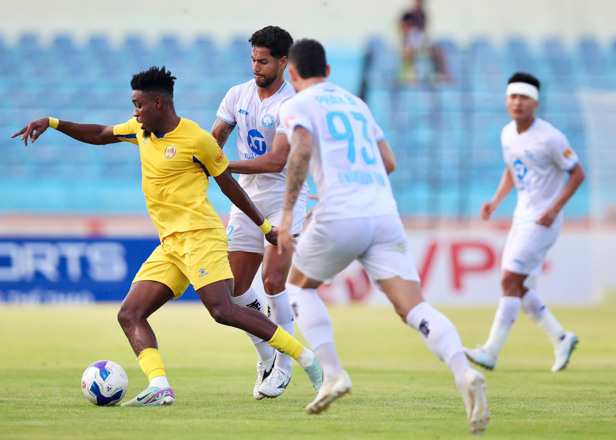 Chức vô địch thuyết phục của Nam Định 5