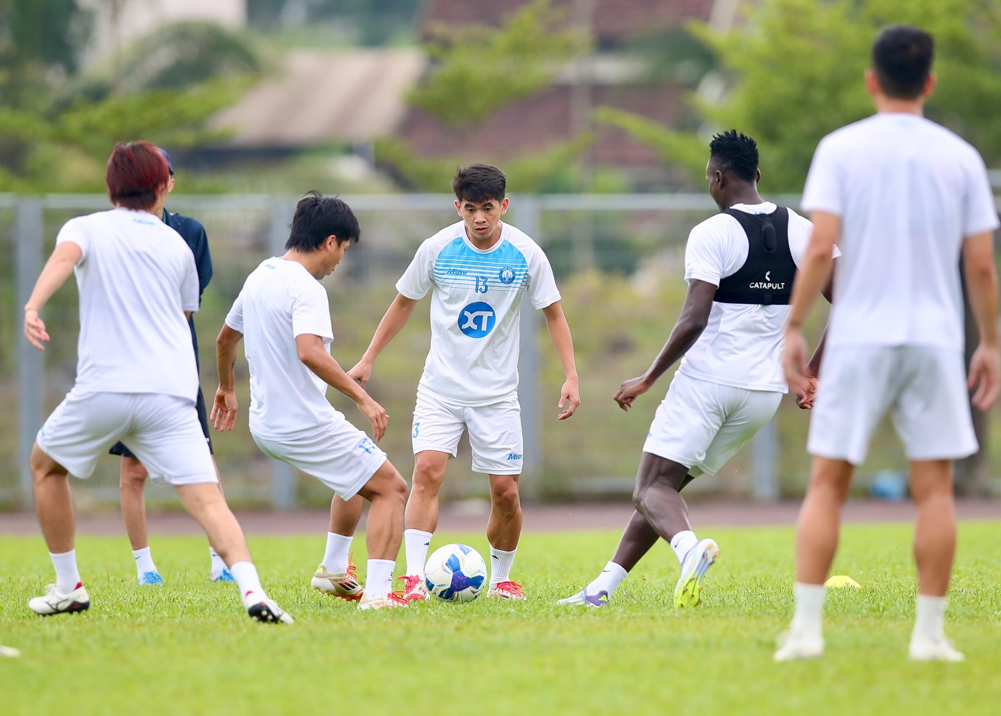 Van Kien lap thanh tich vo tien khoang hau voi 6 chuc vo dich V.League 