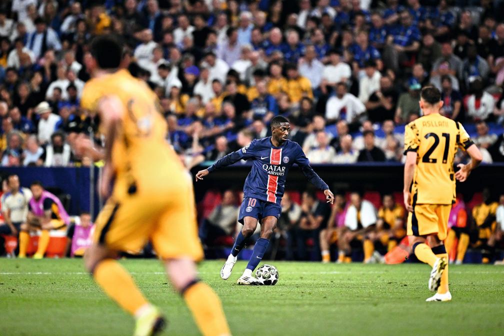 Ousmane Dembele “Tôi thấy đá tiền đạo dễ hơn chơi ở vị trí chạy cánh” 4