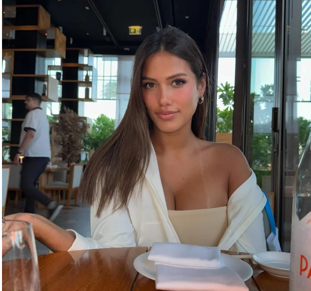 Joao Felix hẹn hò với người mẫu nóng bỏng 2