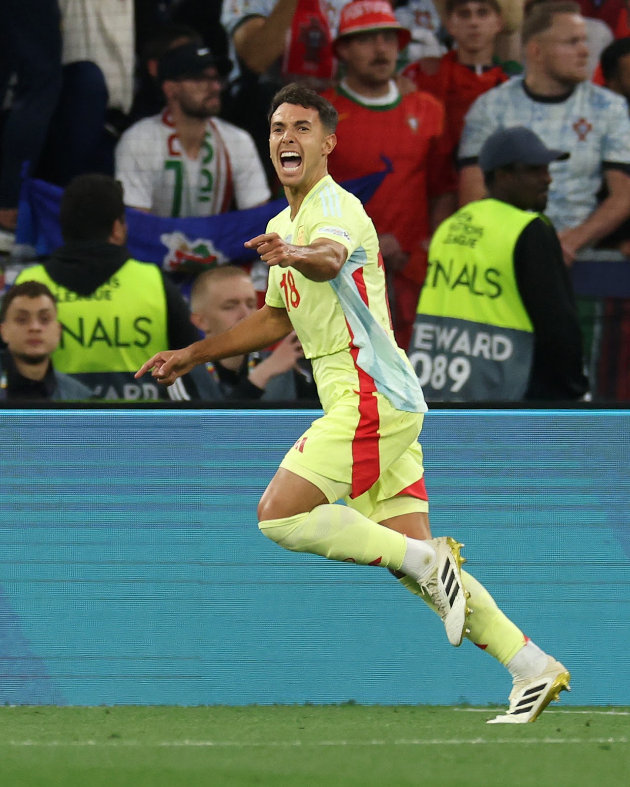 Martin Zubimendi Kẻ thách thức Rodri 1