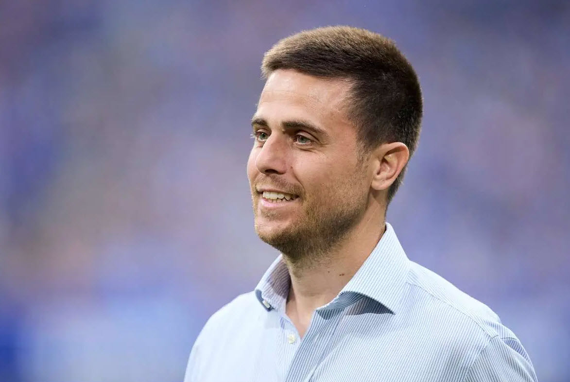 huấn luyện viên Alessio Lisci