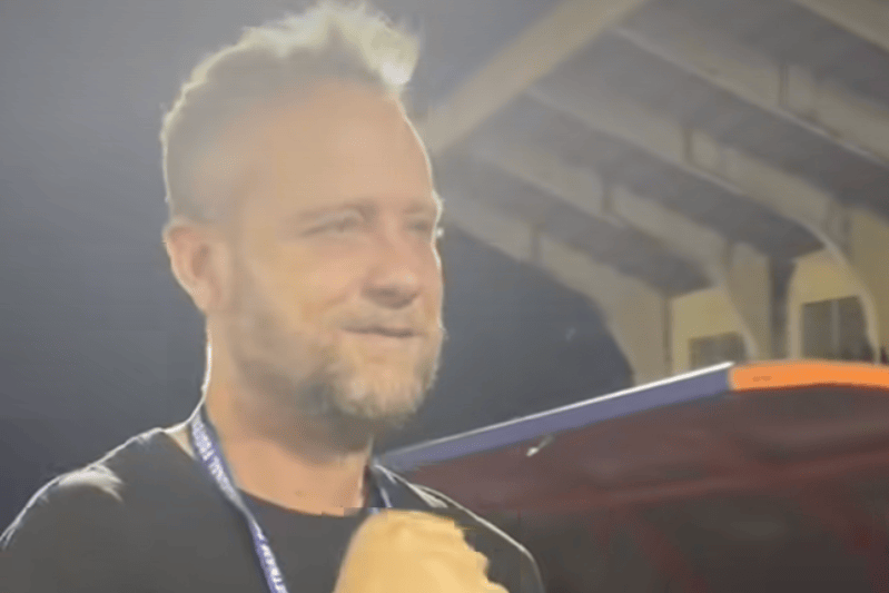 HLV Mano Polking bat khoc sau khi vo dich Cup Quoc gia