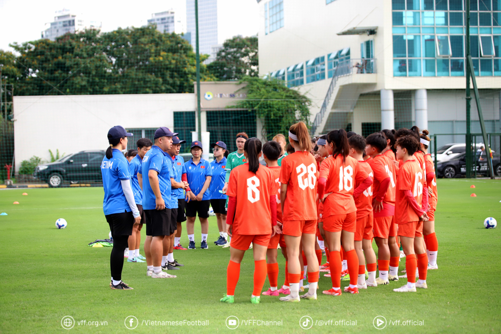 U20 nu Viet Nam co buoi tap dau tien