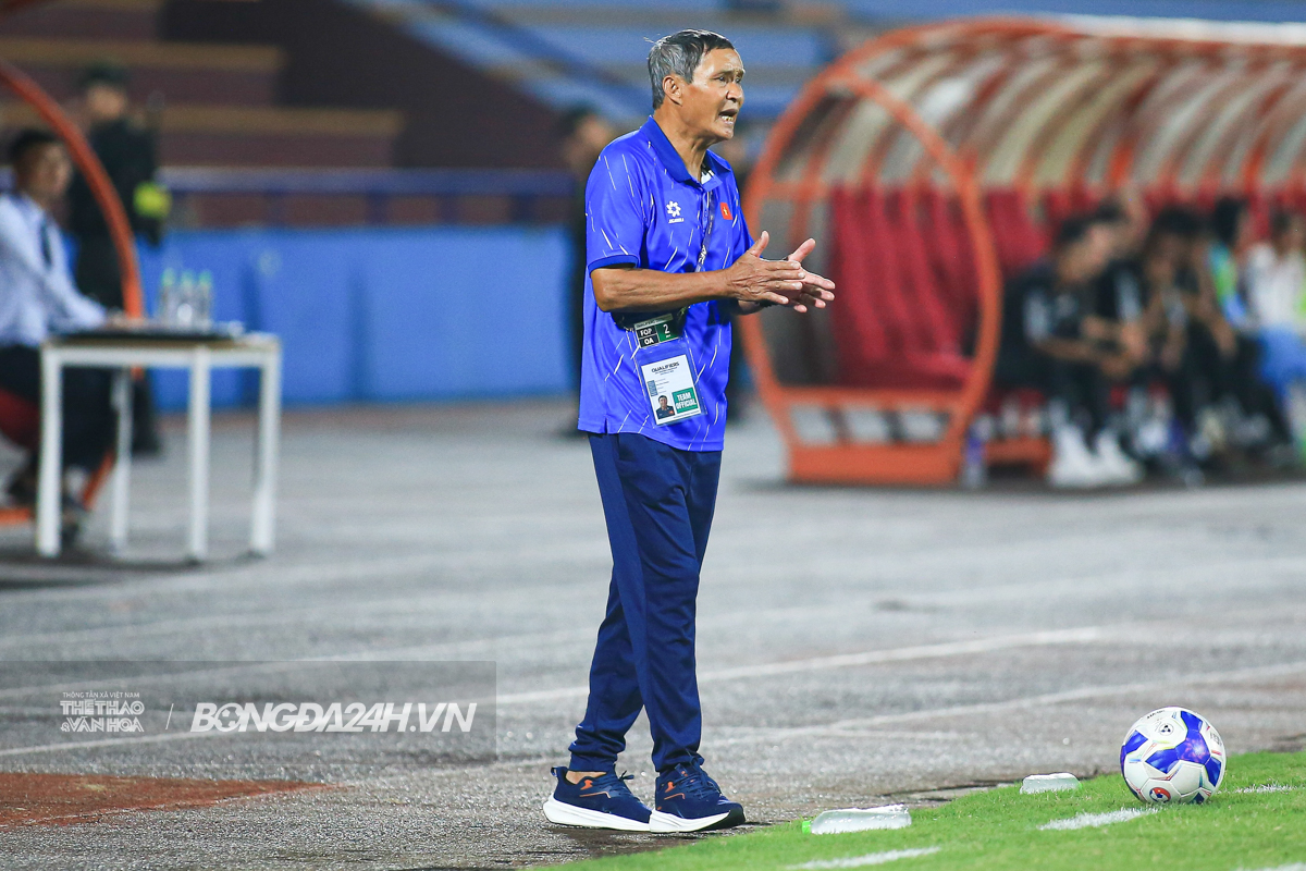 HLV Mai duc Chung nu Viet Nam vs UAE 2/7
