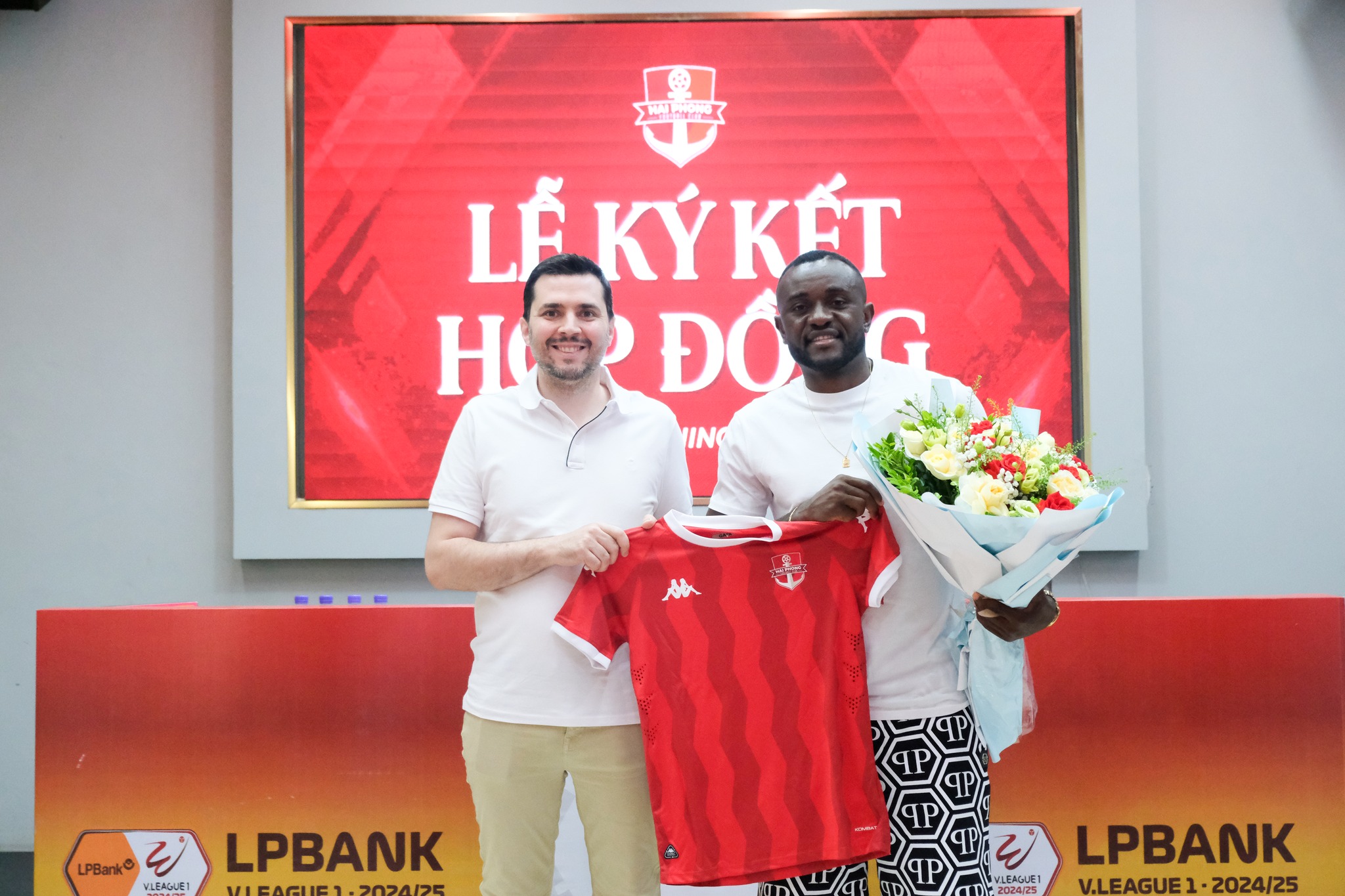 Hải Phòng chiêu mộ cựu tiền đạo Hà Nội FC Joel Tagueu 1