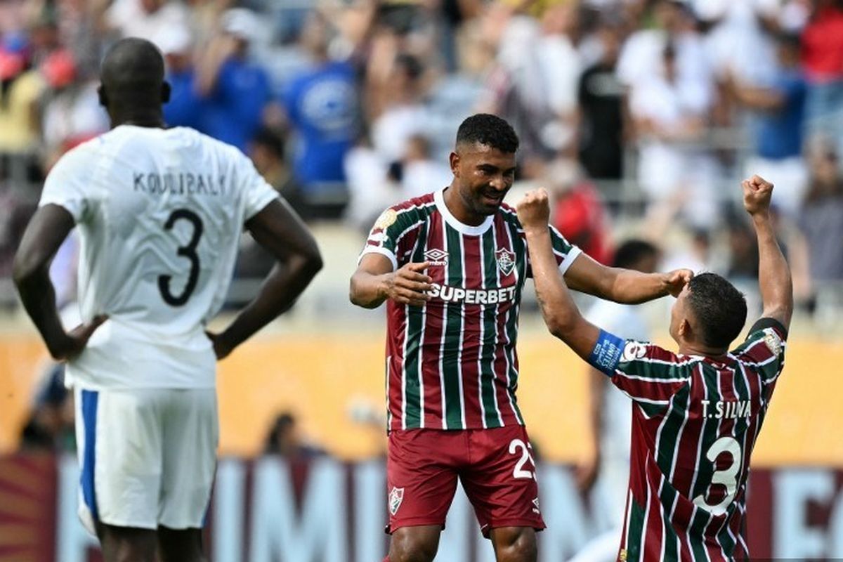 Thiago Silva Đá tảng thách thức thời gian 1