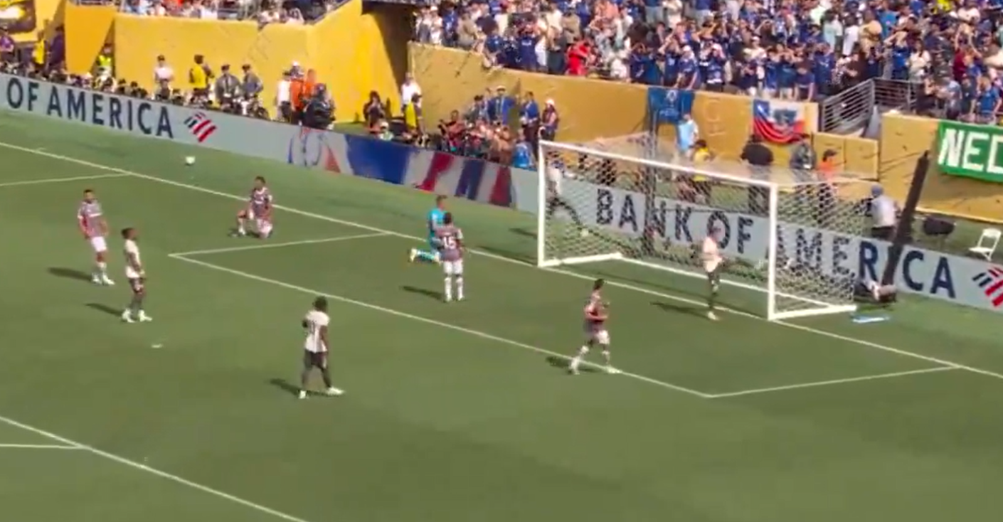 Cole Palmer nổi điên với Nicolas Jackson 2