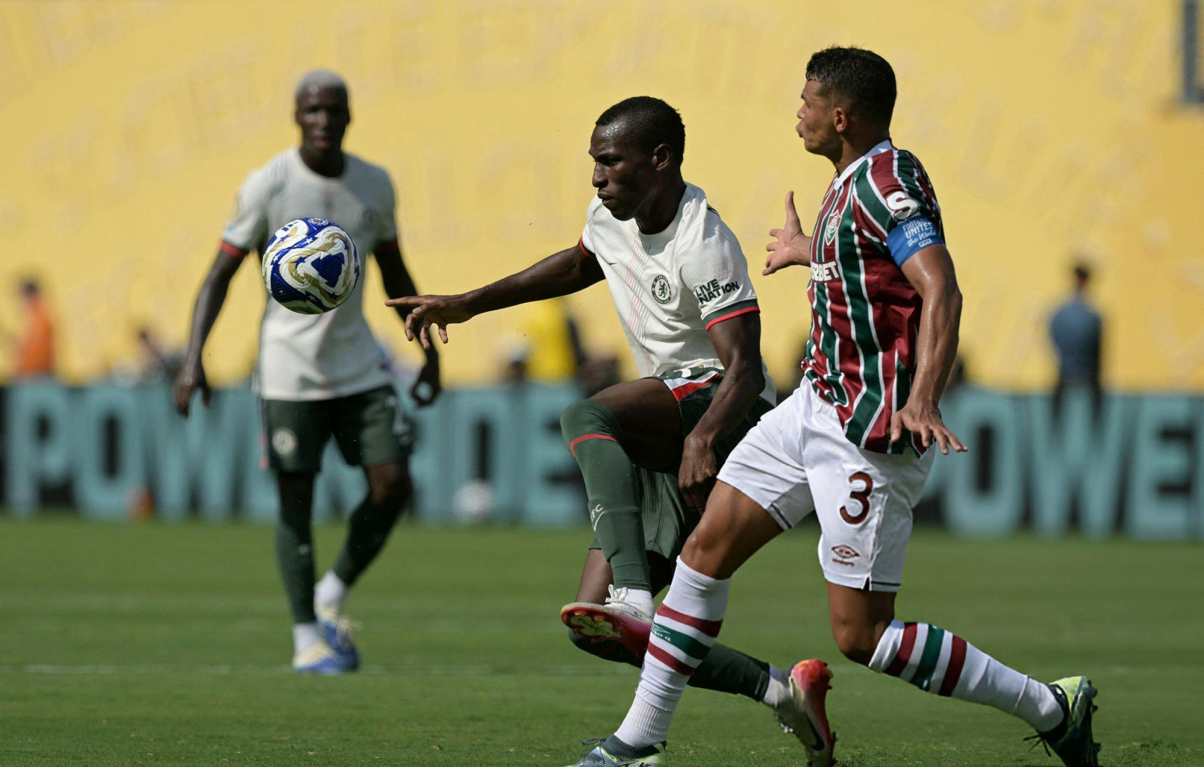 Thiago Silva Can trường trong chiến bại 2