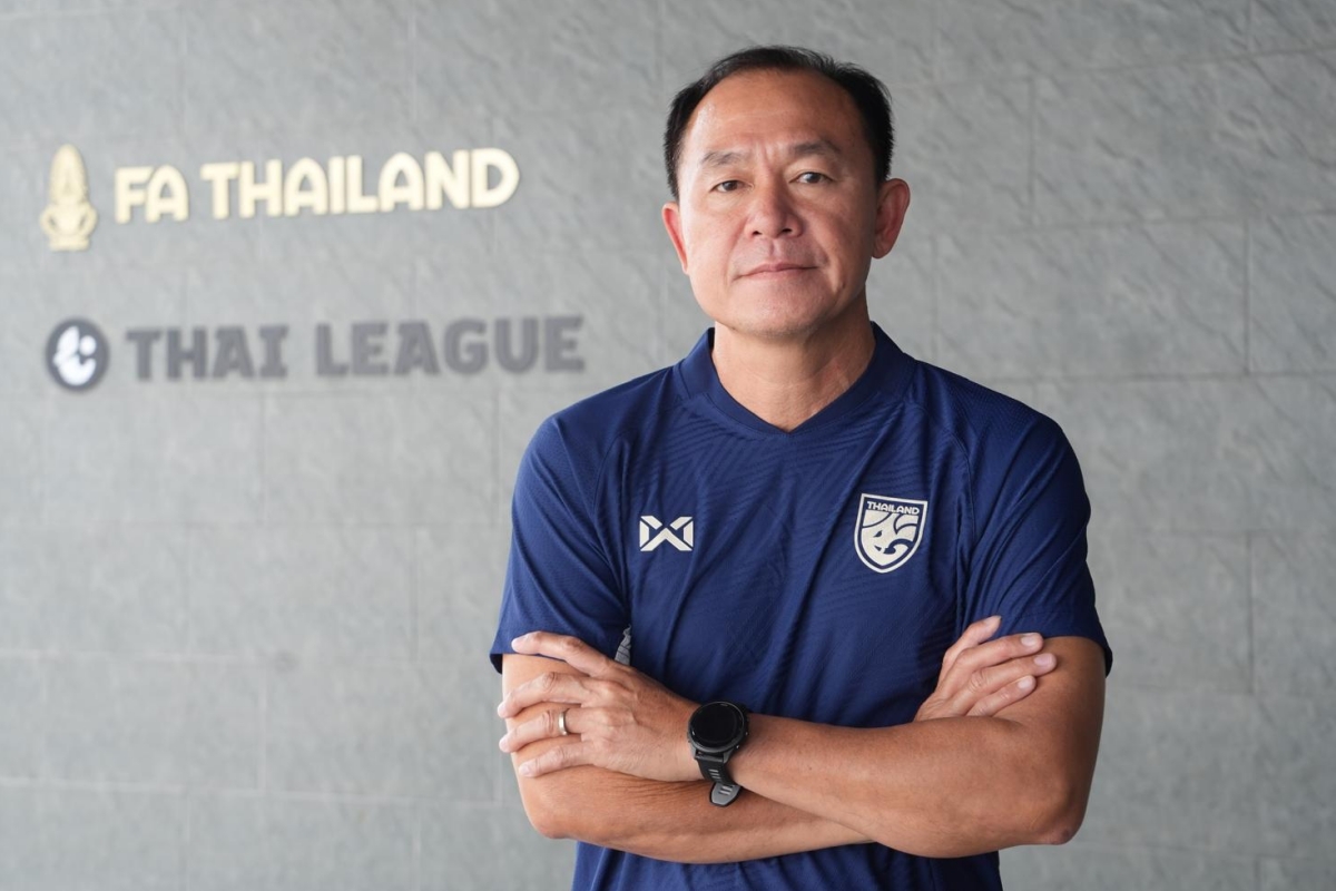 Thawatchai Damrong-Ongtrakul dan dat U23 Thai Lan