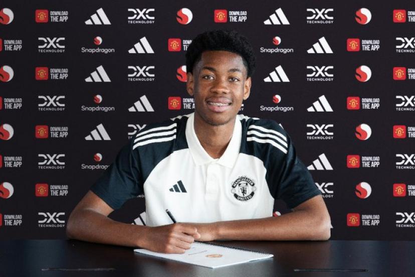 MU chieu mo Enzo Kana-Biyik