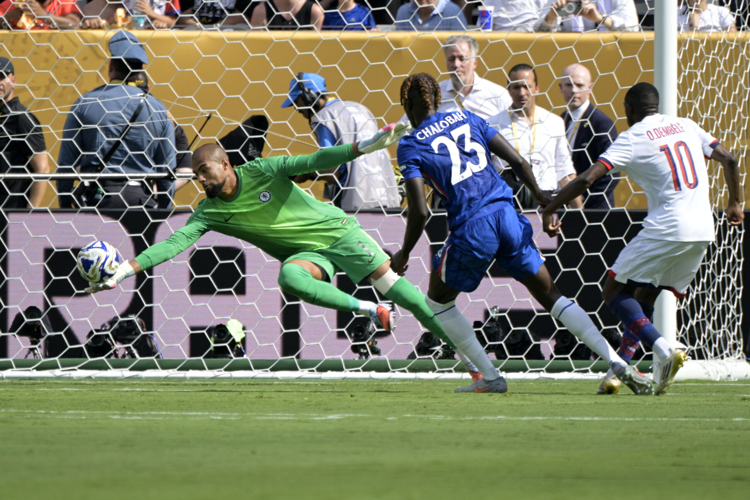 Chelsea-Goalkeeper-Robert-Sanchez-Shines-In-Their-3-0-Win-Over-PSG-In-the-FIFA-Club-World-Cup-2025-Final-scaled