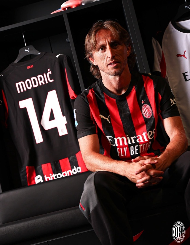Luka Modric ra mat AC Milan ngay 147