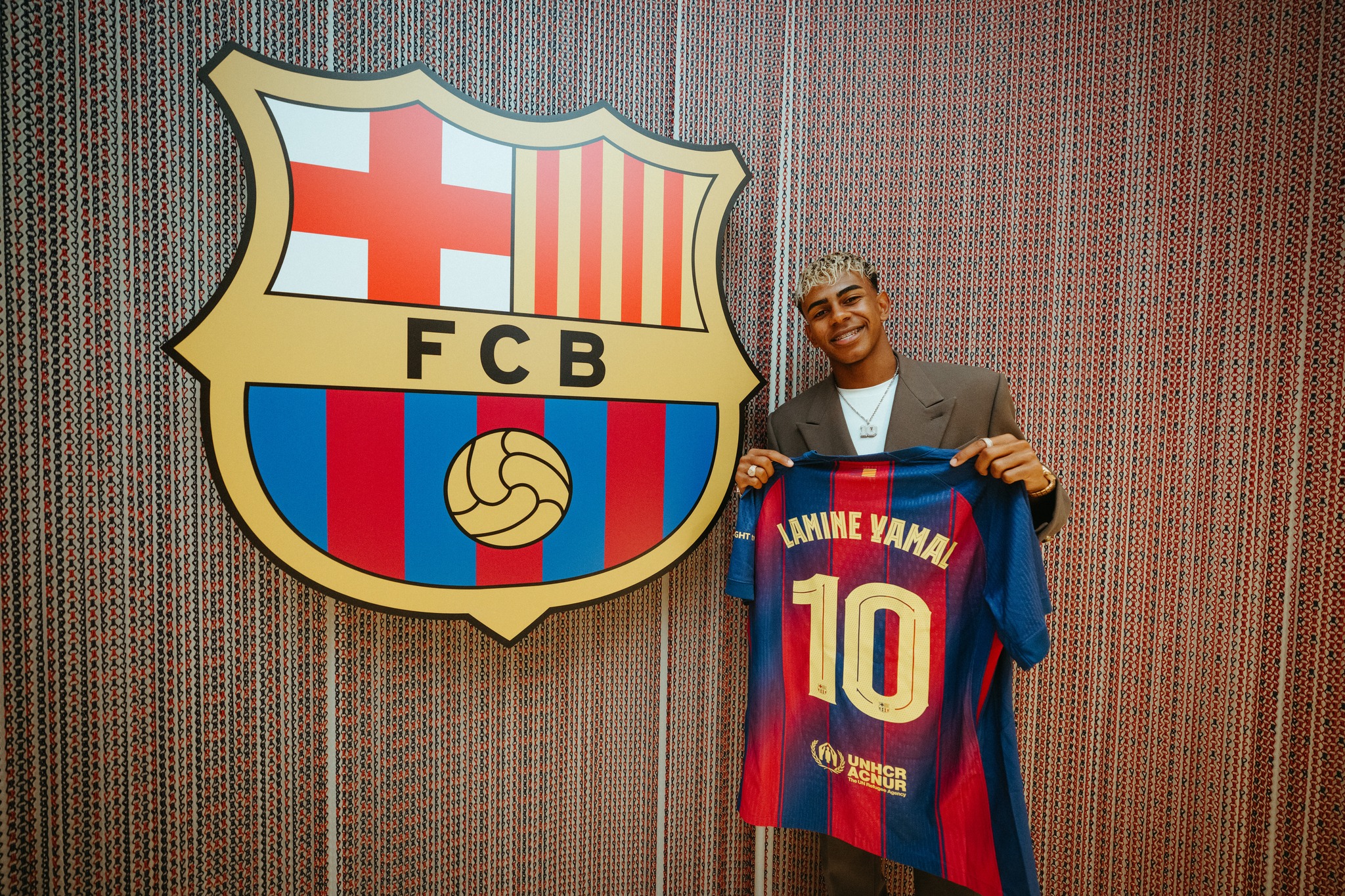 Lamine Yamal và chiếc áo số 10 của Barcelona Vinh dự và áp lực 1