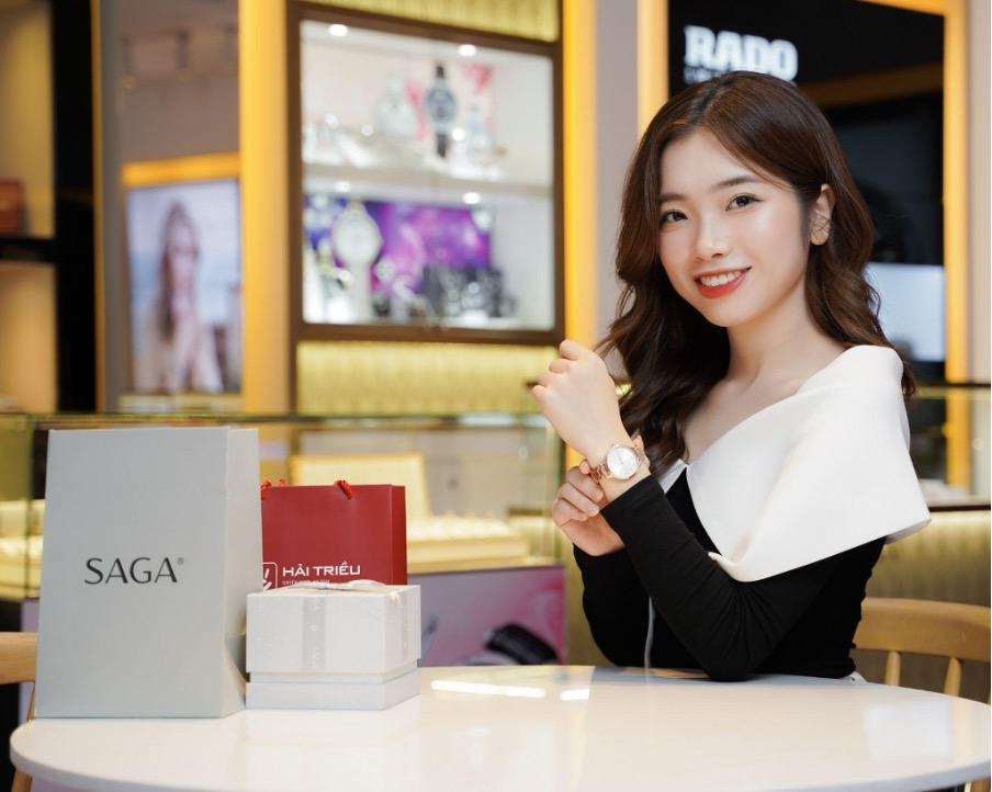 Bên trong showroom Đồng Hồ Hải Triều2 Bên trong showroom dồng Hồ Hải Triều2