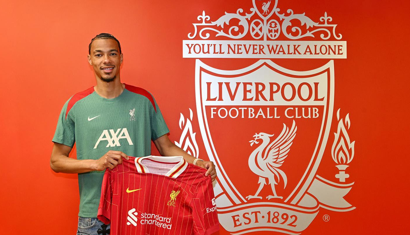 tiền đạo Hugo Ekitike