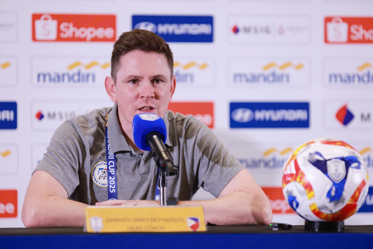 HLV Garrath McPherson cua dT U23 Philippines