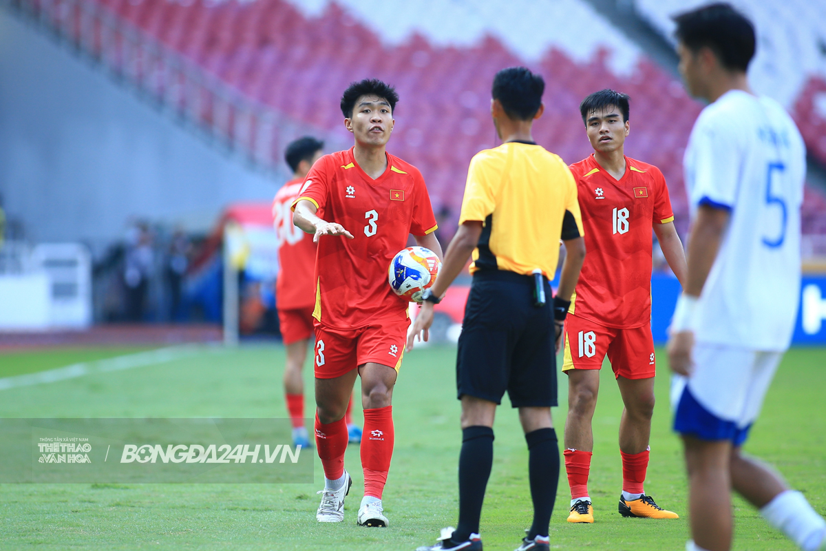 Lý Đức U23 Việt Nam chiến đấu đến phút cuối cùng 1 Lý Đức U23 Việt Nam chiến đấu đến phút cuối cùng 1