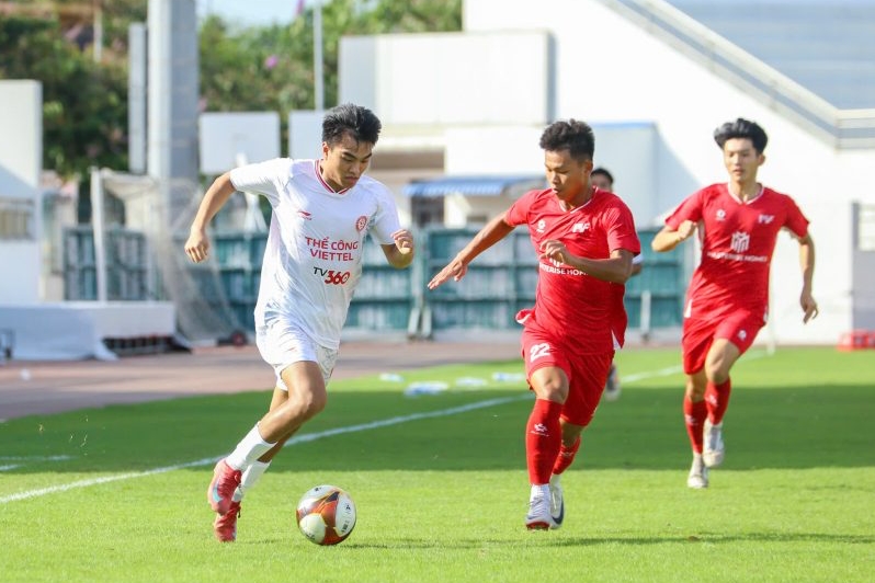 Cong Phuong xuat hien trong tran chung ket U21 Quoc gia