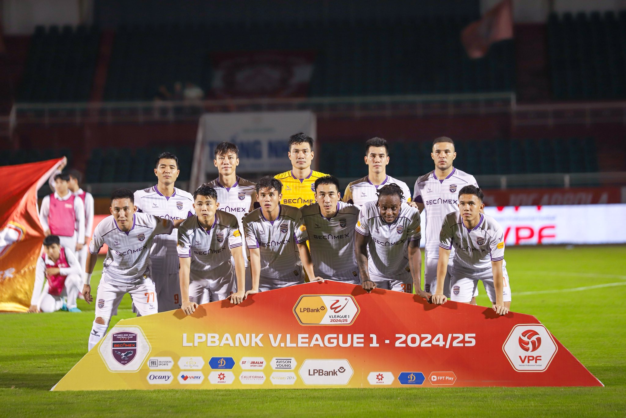 duc Chinh chia tay CLB Becamex TP.HCM