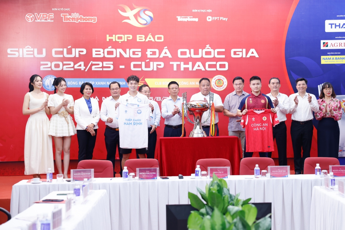 Quang Hải, Văn Toàn tranh chiếc Cúp đặc biệt trên sân Thiên Trường 1