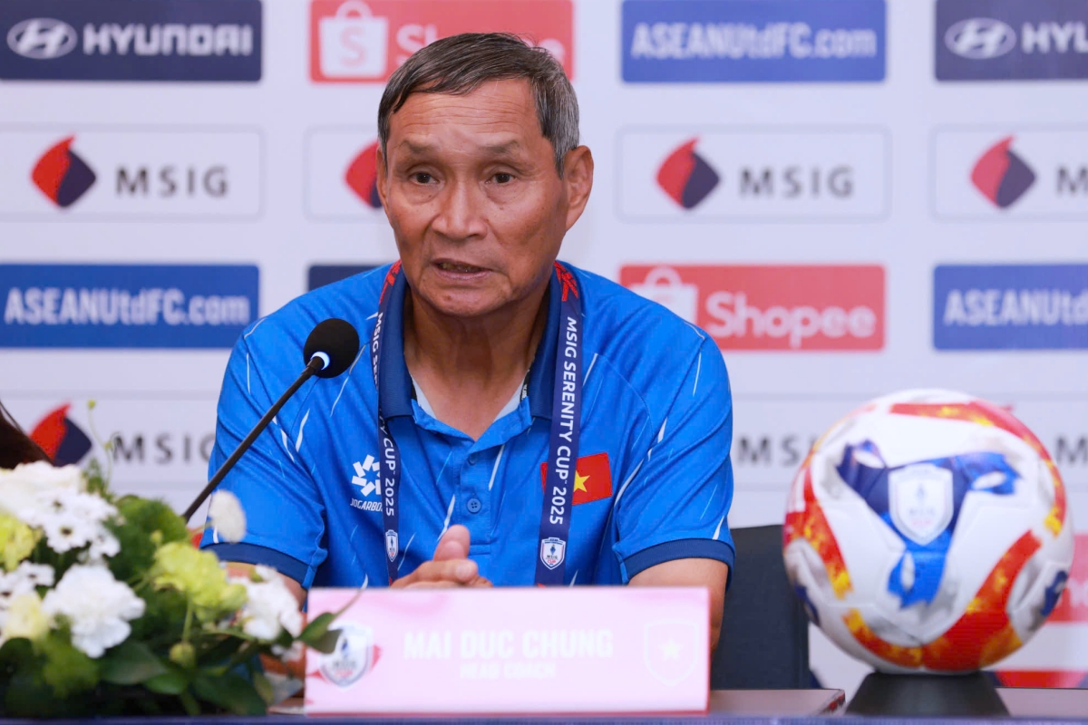 HLV Mai duc Chung chia se truoc giai bong da nu dong Nam a 2025