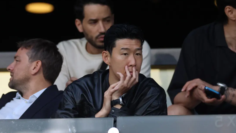 Son Heung Min gây sốt khi dự khán trận đấu của LAFC 1