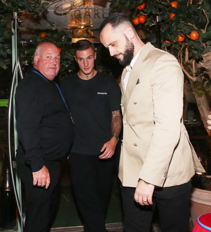 Benjamin Sesko thưởng thức ẩm thực tại Manchester sau khi đến MU 3 Benjamin Sesko thưởng thức ẩm thực tại Manchester sau khi đến MU 3